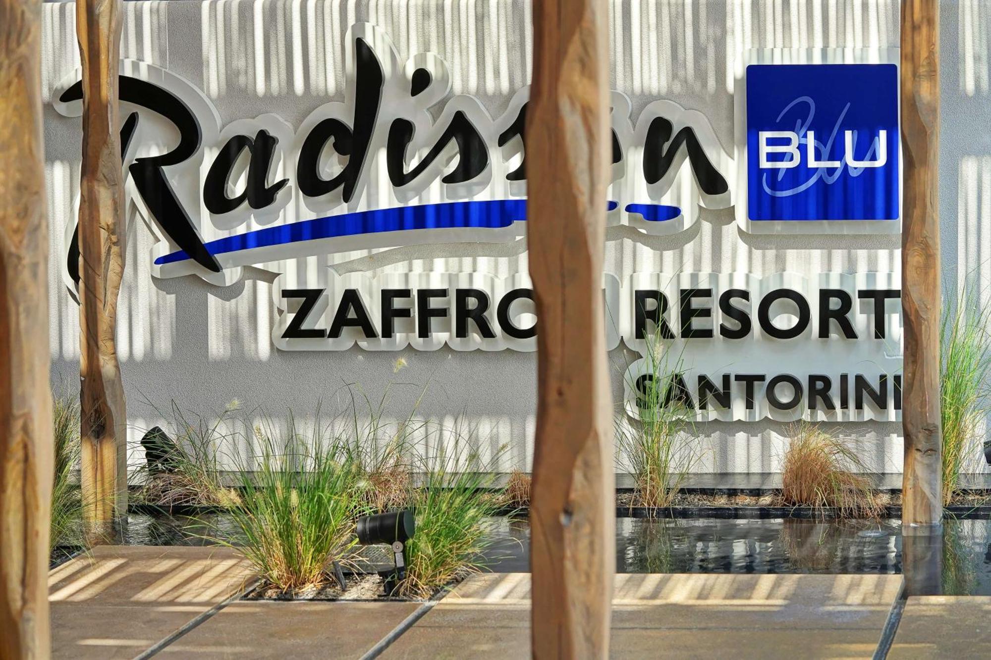 Radisson Blu Zaffron Resort, Santorini (Adults Only) Kamári Buitenkant foto